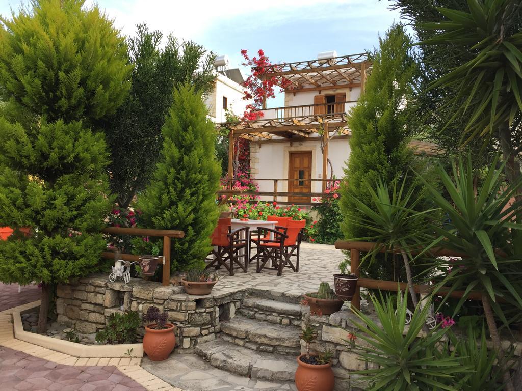 Apartament Vrisi & *