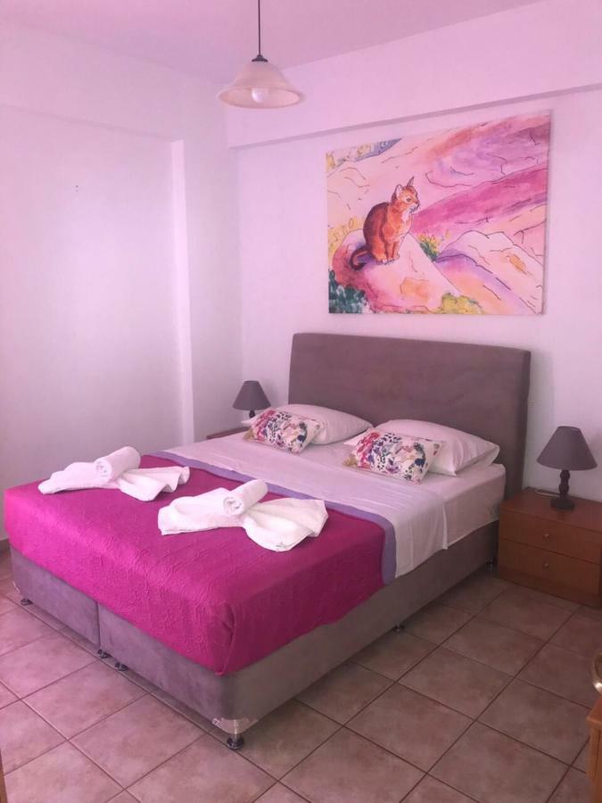 Apartament Vrisi & *
