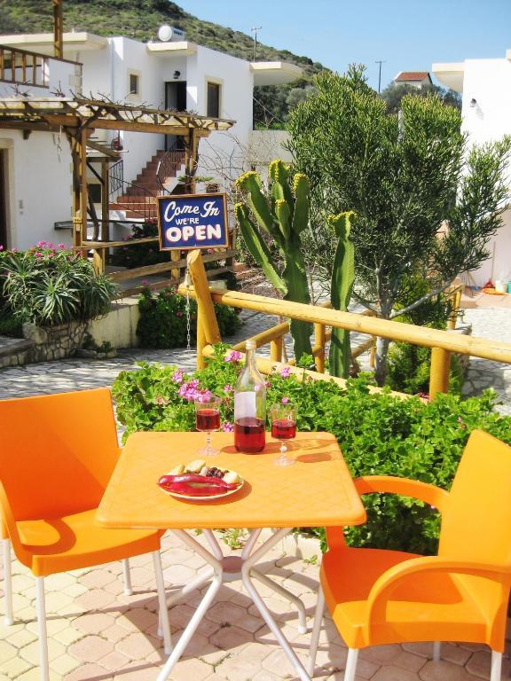 Apartment Vrisi &