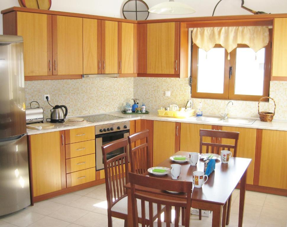 Vrisi & Apartment