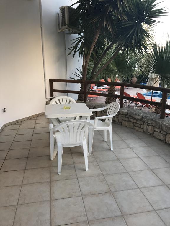 Apartment Vrisi &