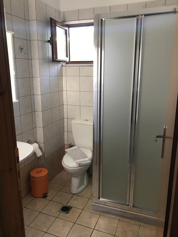 Vrisi & Apartment Pitsidia