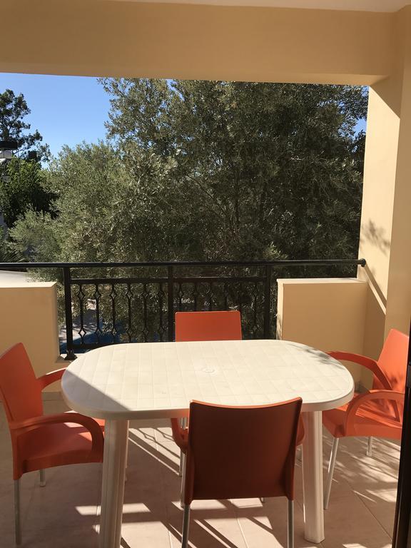 Apartment Vrisi &