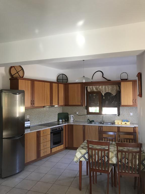 Apartment Vrisi & Pitsidia