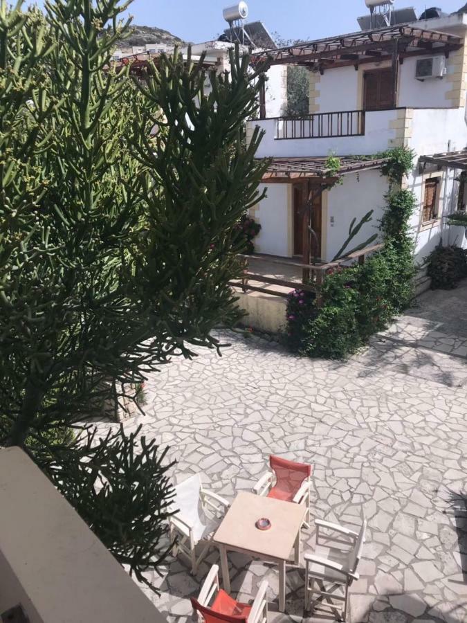 Apartment Vrisi &