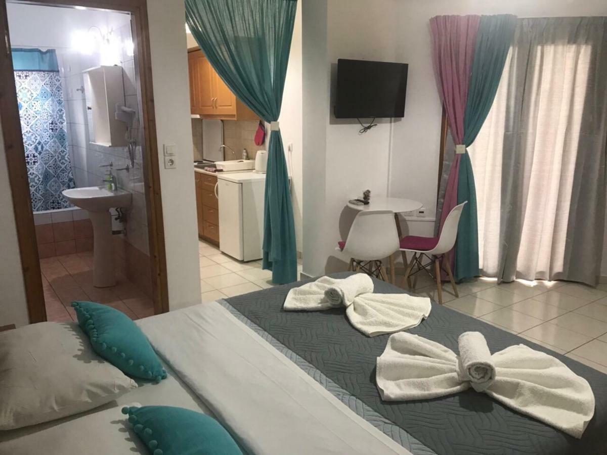 Apartment Vrisi &