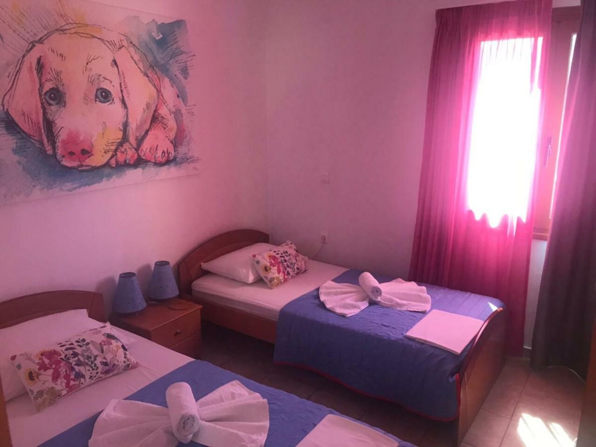 Apartment Vrisi & *