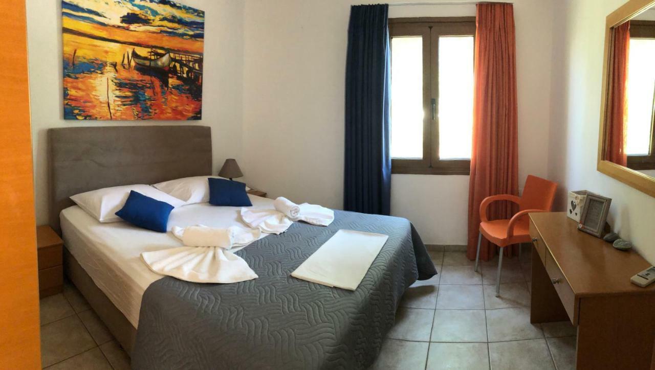Vrisi & Apartment *