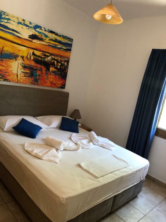 Apartment Vrisi &
